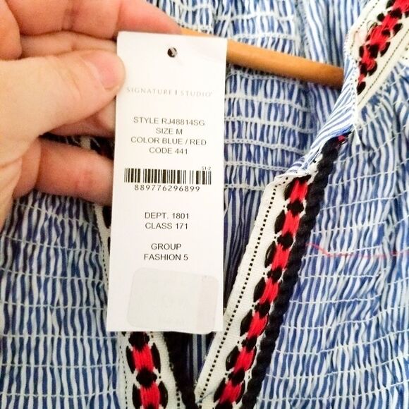 Signature studio dress with embroidery details - Picture 6 of 8